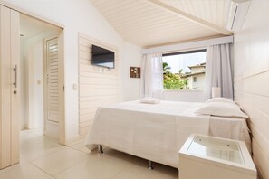 Deluxe House, 4 Bedrooms, Air conditioning | Individually decorated, individually furnished, blackout drapes