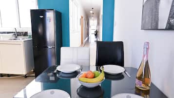 Family Apartment, Multiple Bedrooms (Exiles Bay - Camenzuli Apt 7) | Dining