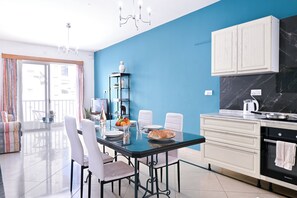 Departamento familiar, varias habitaciones (Exiles Bay - Camenzuli Apt 5) | Restaurantes