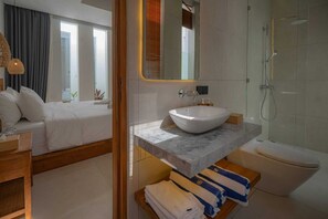 Hårtork, handdukar, tvål och toalettpapper