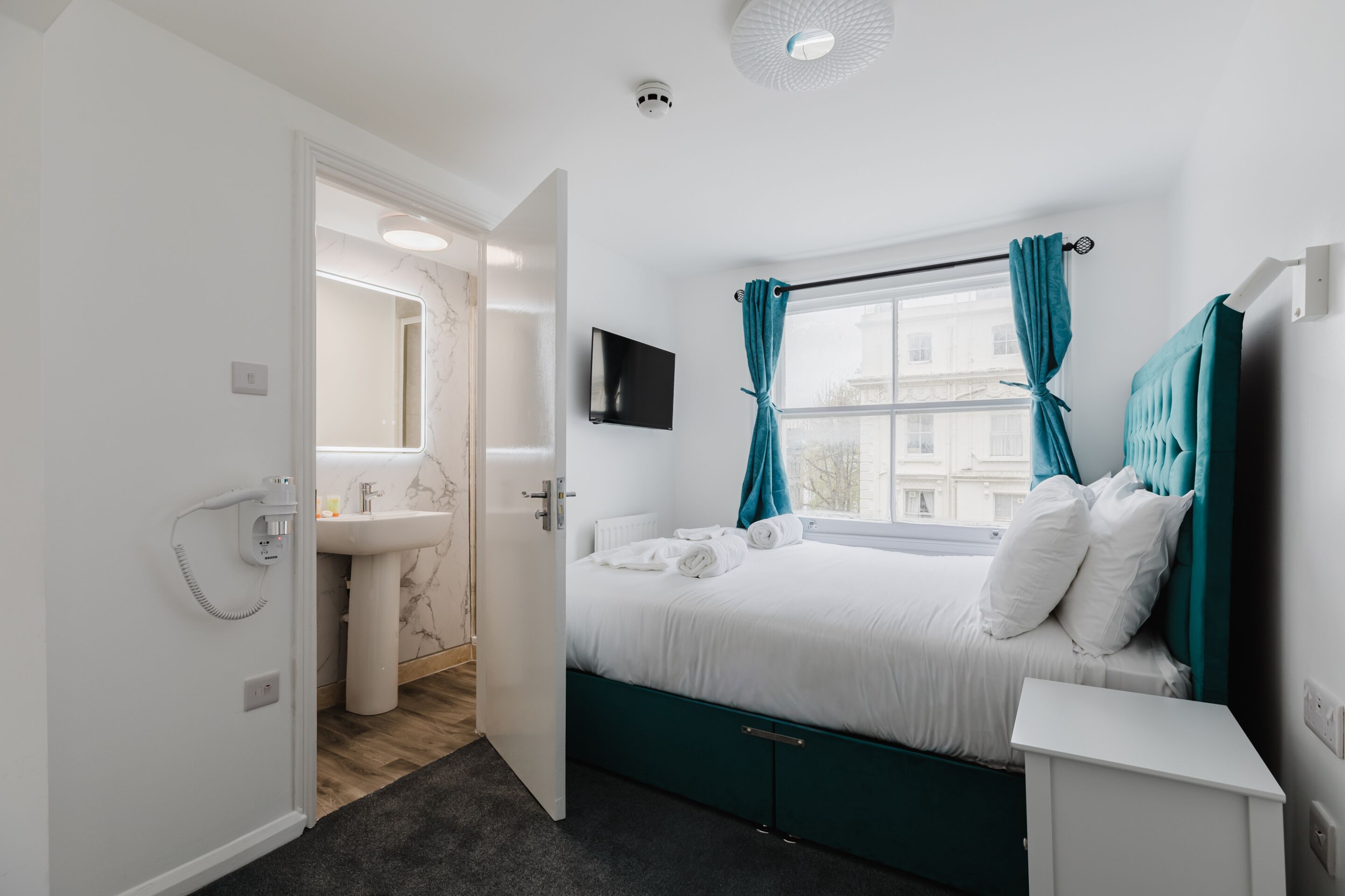 Standard Double Room, Ensuite | Free WiFi