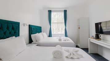 Superior Double Room, Ensuite (with extra bed) | Free WiFi