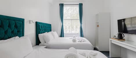 Superior Double Room, Ensuite (with extra bed) | Free WiFi