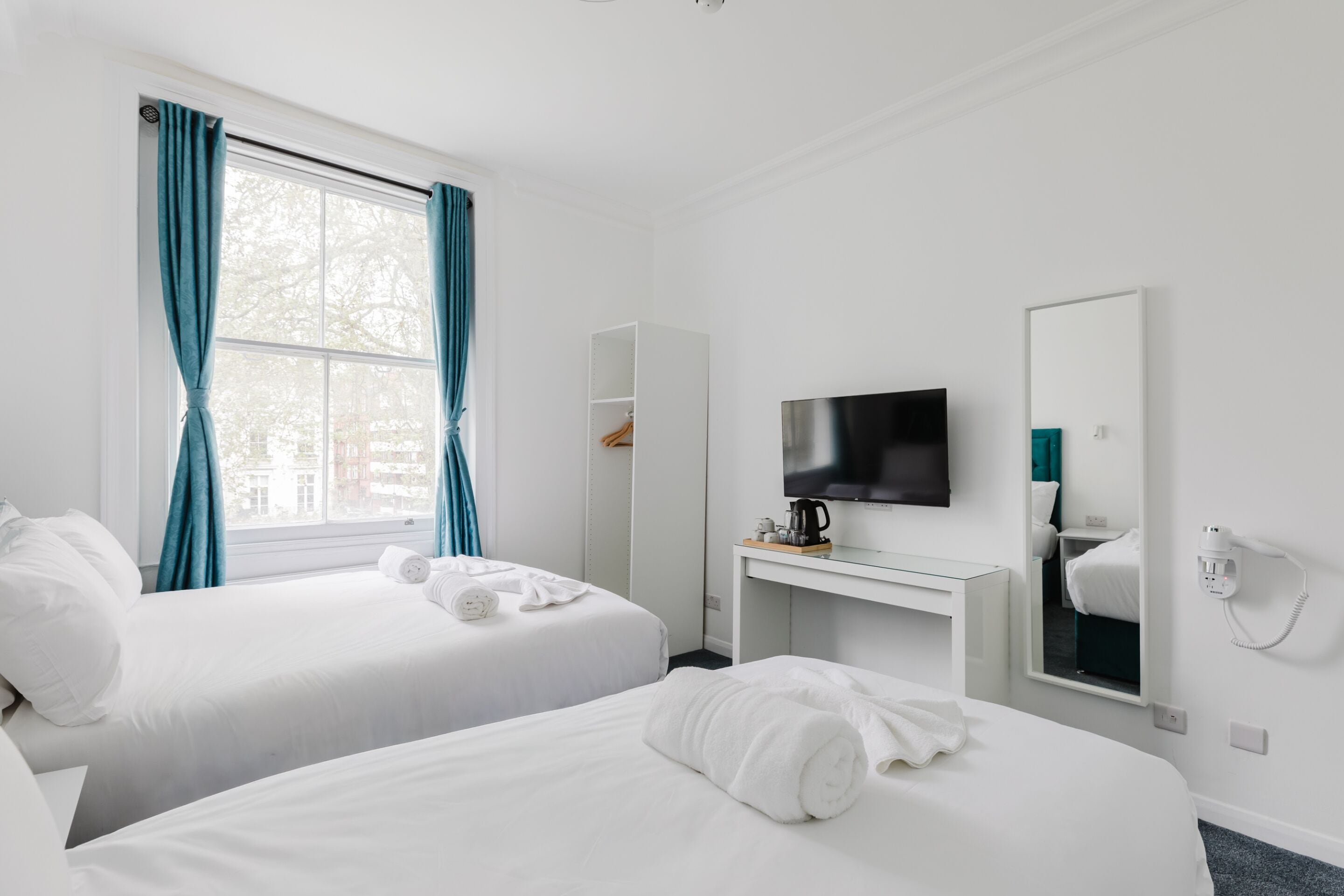 Superior Double Room, Ensuite (with extra bed) | Free WiFi