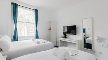 Superior Double Room, Ensuite (with extra bed) | Free WiFi
