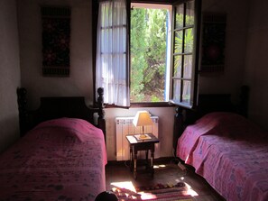 3 bedrooms, iron/ironing board