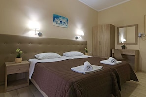 Desk, laptop workspace, iron/ironing board, free WiFi