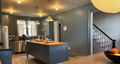 Stylish 3BR Harvard Square gem, free parking