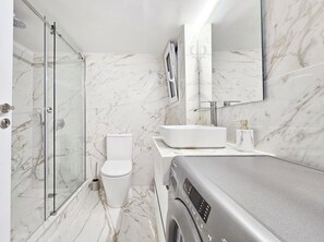 Bathroom - Athens Belvedere Palace (Athens)
