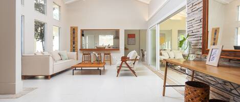 Deluxe House, 3 Bedrooms, Private Pool | Interior