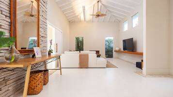 Casa luxo, 3 quartos, piscina particular | Área de estar