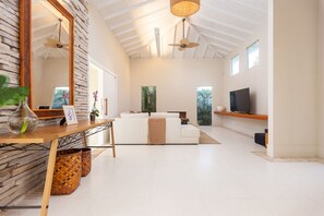 Maison Deluxe, 3 chambres, piscine privée | Coin séjour
