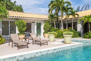 Deluxe House, 3 Bedrooms, Private Pool | Pool | Outdoor pool, pool umbrellas, pool loungers - Bz76 casa 3 suítes e piscina privativa (Buzios)