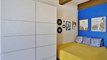 1 quarto, escrivaninha, Wi-Fi, roupa de cama