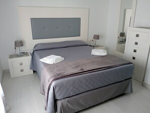 3 soverom, strykejern/-brett, wi-fi og sengetøy