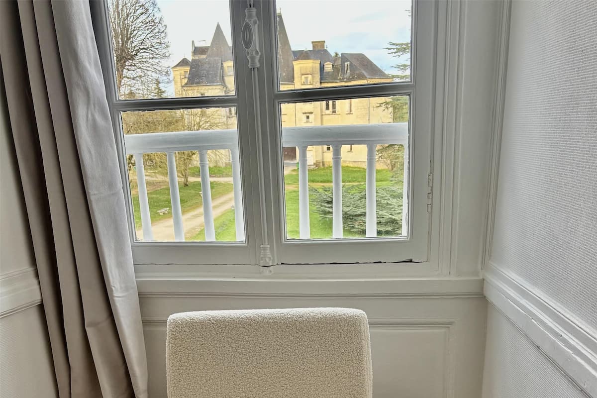 Superior Room, 1 King Bed, Park View | Free WiFi