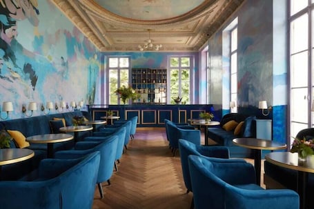 Salón. Château Royal de Benays