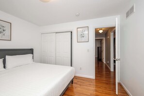 獨棟房屋, 多張床, 庭院, 花園景觀 (Big Sky Retreat) | 4 間臥室、免費無線上網