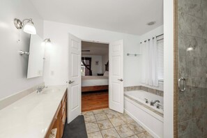 House, Multiple Beds, Patio, Garden View (Big Sky Retreat) | Bathroom - Big Sky Retreat Home for 10 (Fairfield)