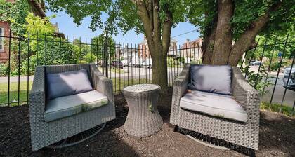 Chic City Retreat 93D