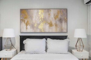 Studio, 1 Queen Bed, Patio, Garden View (Chic City Retreat 93E) | Individually decorated, individually furnished, desk, laptop workspace - Chic City Retreat 93E (Columbus)