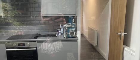 House | Private kitchen | Fridge, microwave, oven, stovetop