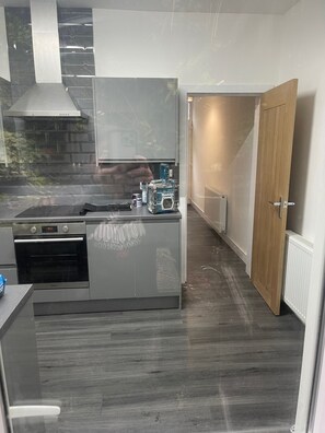 House | Private kitchen | Fridge, microwave, oven, stovetop