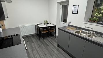 House | Private kitchen | Fridge, microwave, oven, stovetop