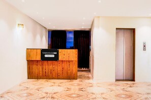 Hus | Reception