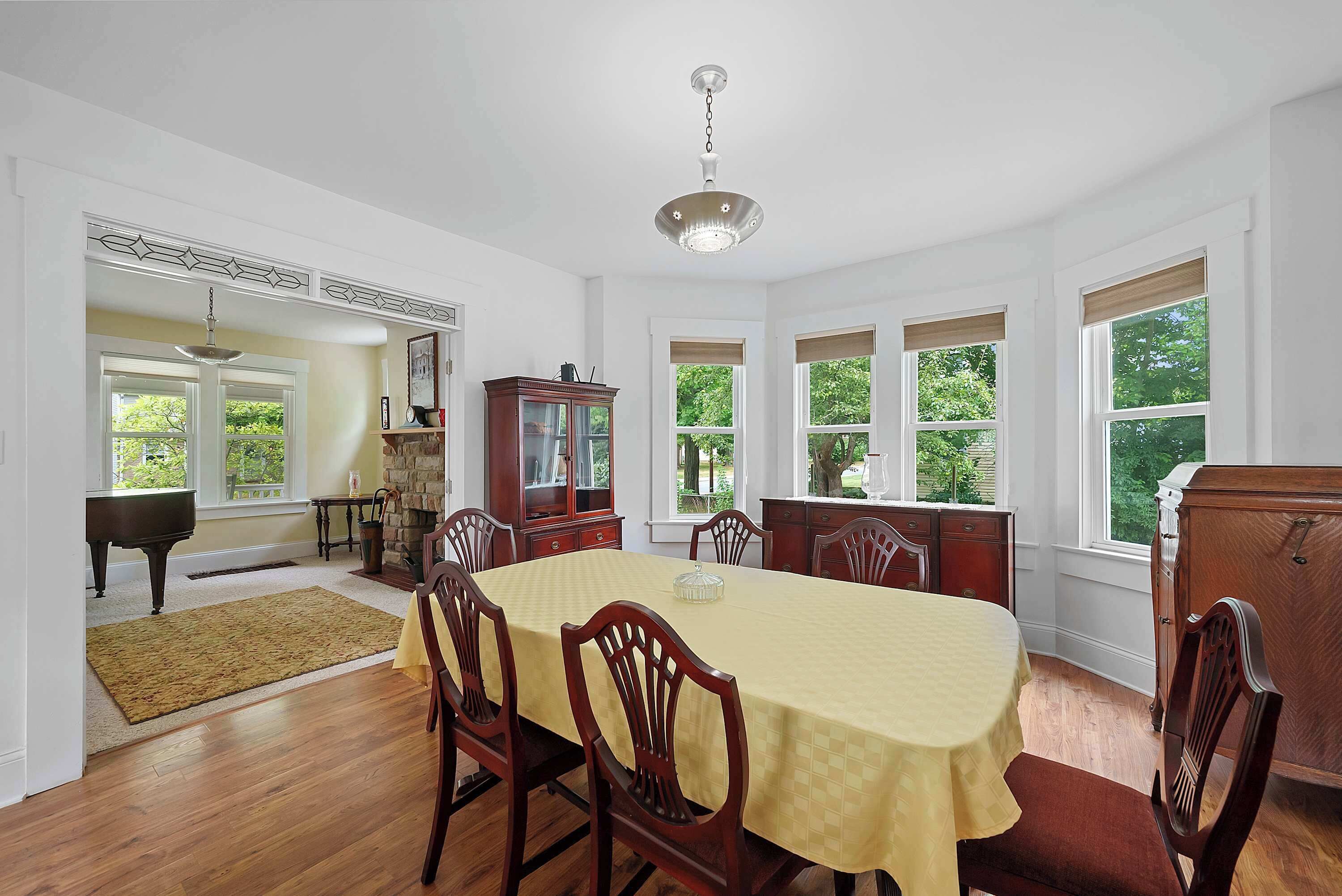 Rumah, Beberapa Tempat Tidur, patio, pemandangan kebun (Classic Charm on Ashland) | Tempat makan