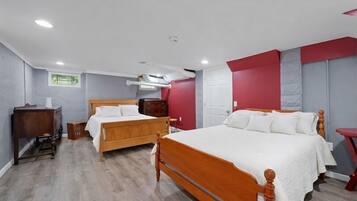 Rumah, Beberapa Tempat Tidur, patio, pemandangan kebun (Classic Charm on Ashland) | 4 kamar tidur dan didekorasi berbeda-beda