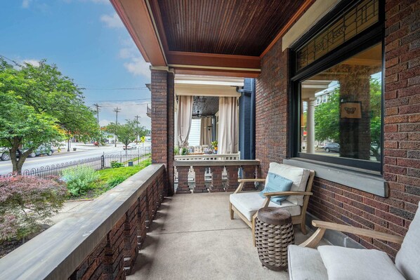 House, Multiple Beds, Hot Tub, Garden View (Doctor’s Retreat w/ Hot Tub) | Terrace/patio - Doctors Retreat w/ Hot Tub (Dayton)