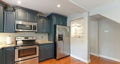 Charming 3BR/2BA Cottage in the Village of Pinehurst –Walk to Almost Everything!