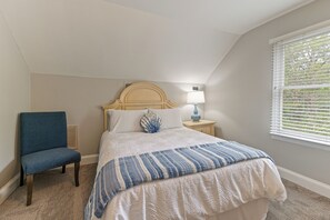 3 室のベッドルーム、アイロン / アイロン台、WiFi (無料)、ベッドシーツ