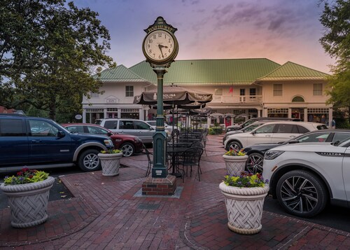 Charming 3BR/2BA Cottage in the Village of Pinehurst –Walk to Almost Everything!