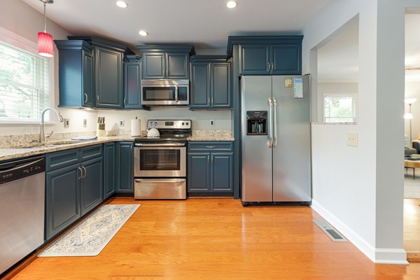 Frigorífic, microones, forn i placa de cuina