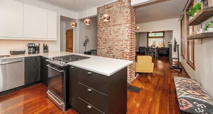 Historic Retreat Gateway