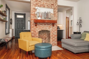 House, Multiple Beds, Patio, Garden View (Historic Retreat Gateway) | Lobby