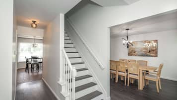 House, Multiple Beds, Patio, Garden View (Lark Meadow Retreat) | Dining