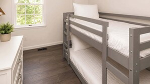 House, Multiple Beds, Patio, Garden View (Lark Meadow Retreat) - Lark Meadow Retreat Sleeps 10! (Mason)