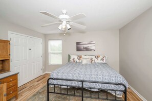 4 bedrooms, individually decorated, individually furnished, bed sheets