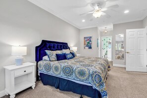 4 bedrooms, desk, iron/ironing board, WiFi - Sandy Feet Retreat, Spacious 3-bedroom 2 bath Condo in charming Murrells Inlet (Murrells Inlet)