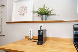 Interior - Loft Life Pendleton 2 Chic Downtown Condo for 4! (Cincinnati)