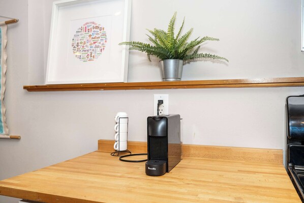 Studio, 1 Queen Bed with Sofa bed, Kitchen (Loft Life Pendleton 2) | Interior