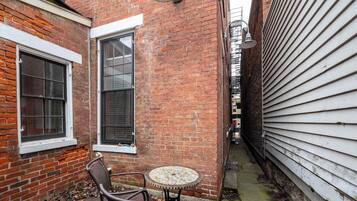 Studio, 1 grand lit et 1 canapé-lit, cuisine (Loft Life Pendleton 2) | Restauration extérieure