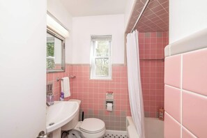 House, Multiple Beds, Patio, Garden View (Love ‘n Life Haven) | Bathroom - Love n Life Haven (Cincinnati)