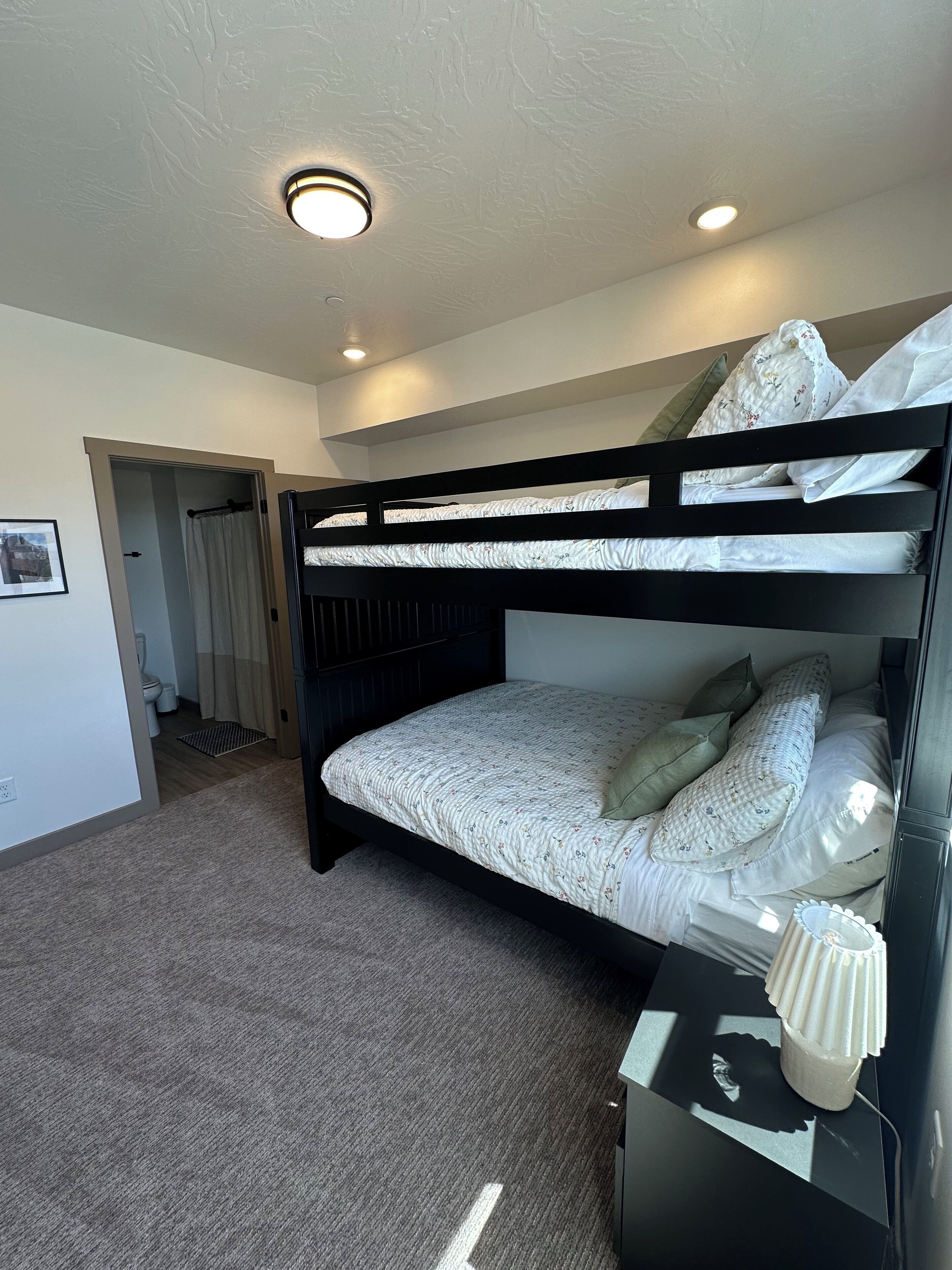 2 多间卧室、熨斗/熨衣板、旅行婴儿床、WiFi