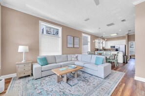 Living area - Turquoise Tail (Panama City Beach)