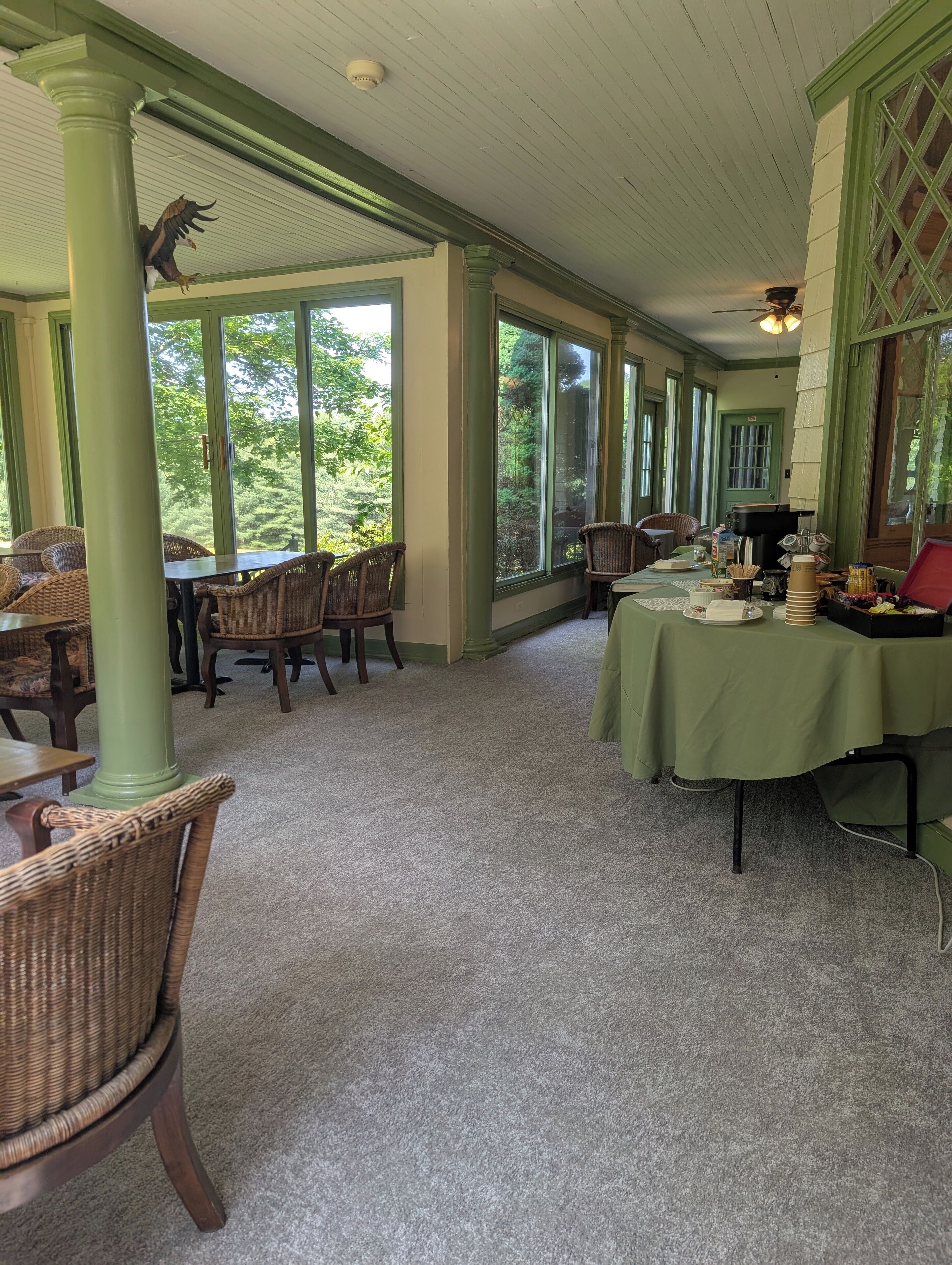 Free daily continental breakfast