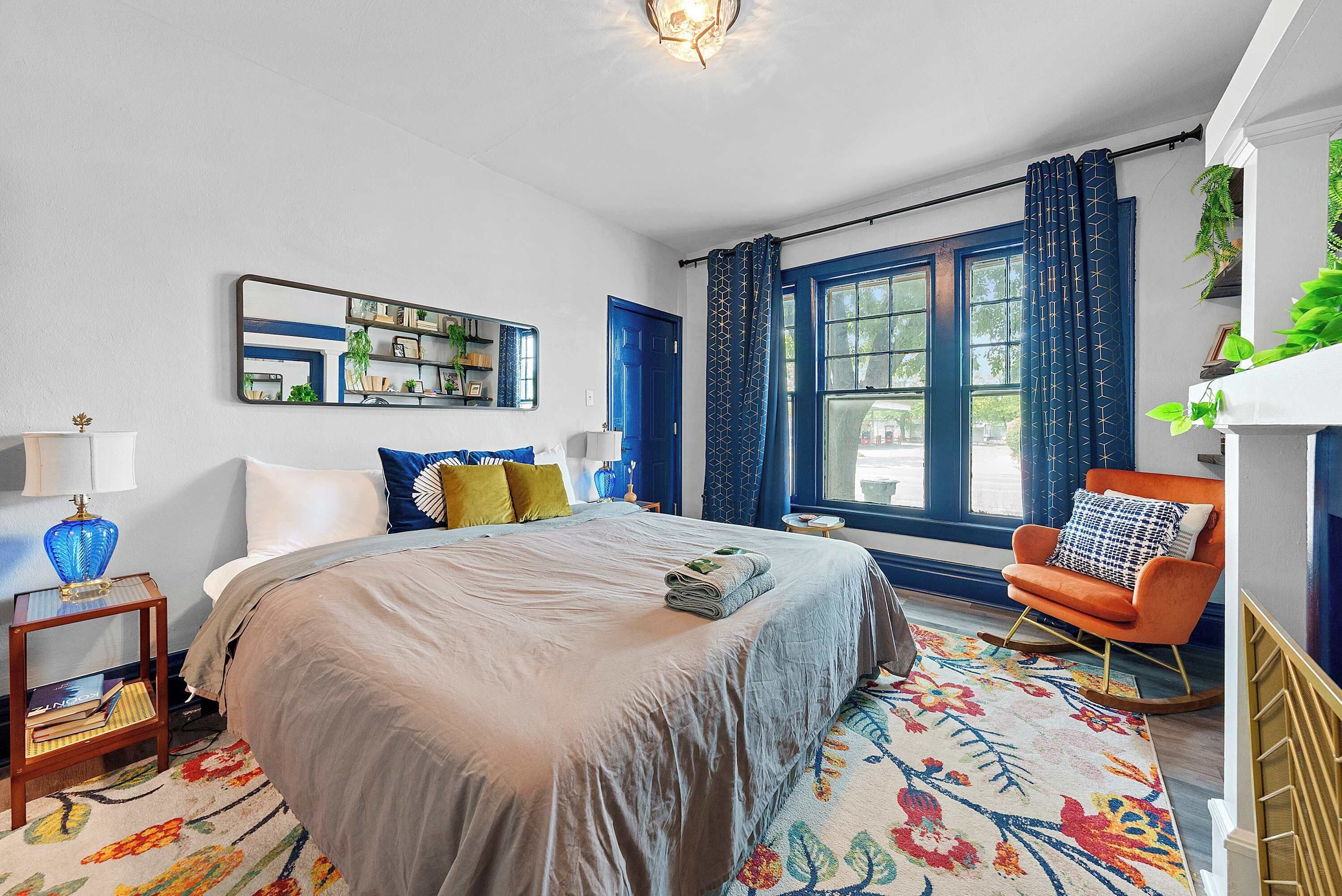 2 bedrooms, individually decorated, individually furnished, desk